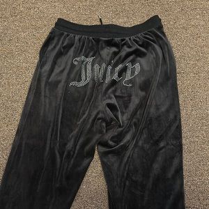 Juicy couture tracksuit pants. Color licorice. Size L.